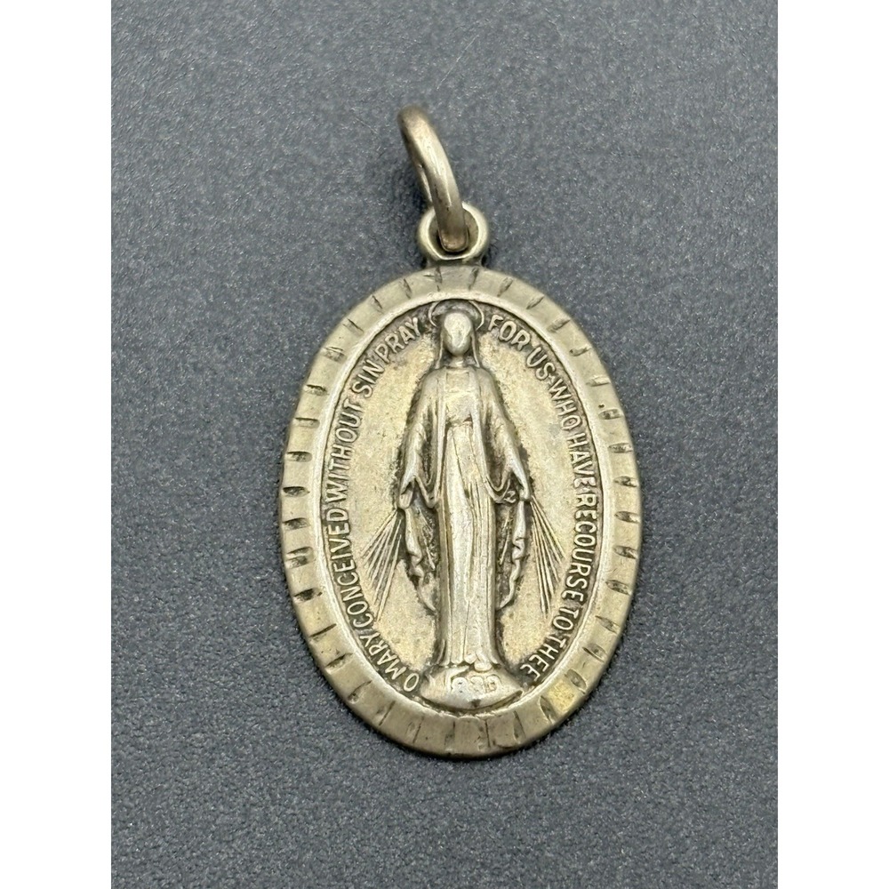 Vintage Sterling Silver Virgin Mary Pendant 6 Grams F18